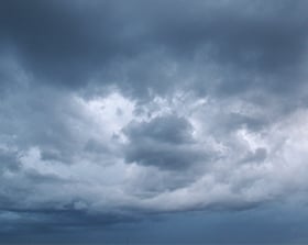 Comment puis-je créer un système de tampon d’eau suffisant en cas de pluies torrentielles ?